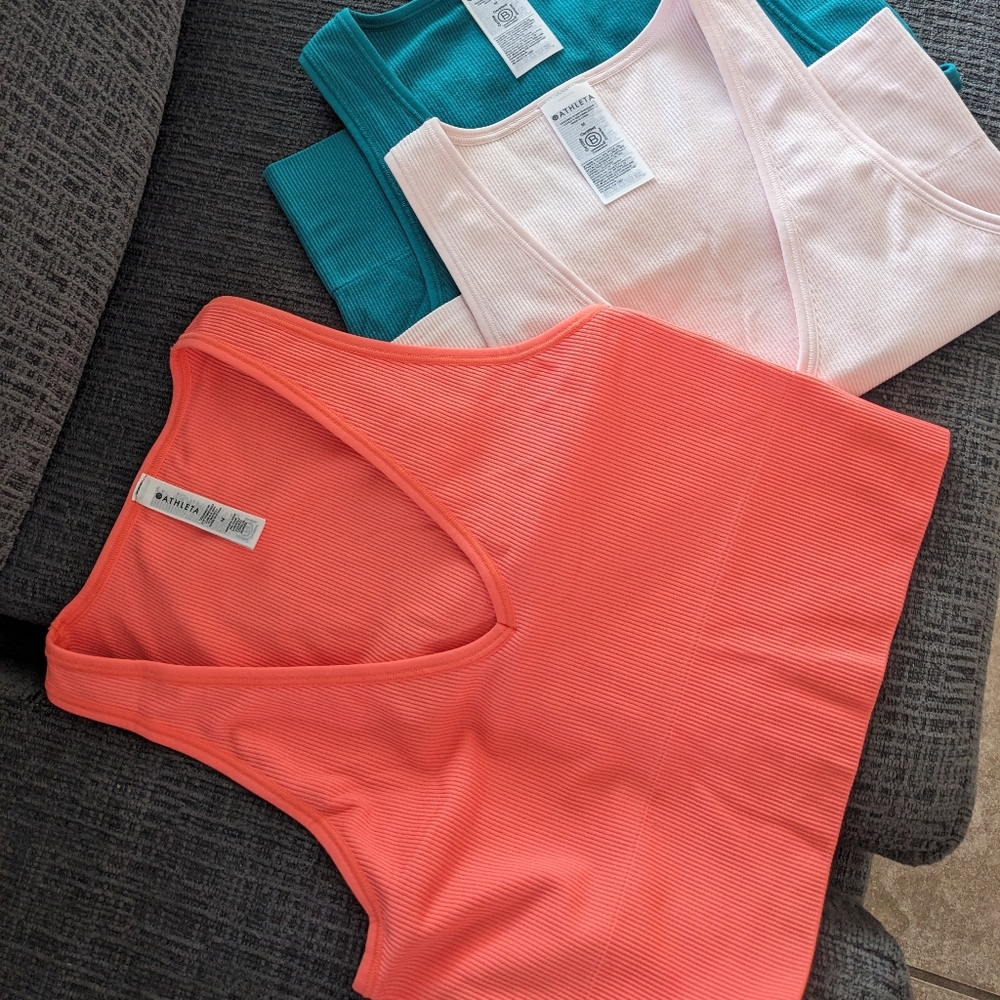 Athleta Aurora Crop rib tanks (3)